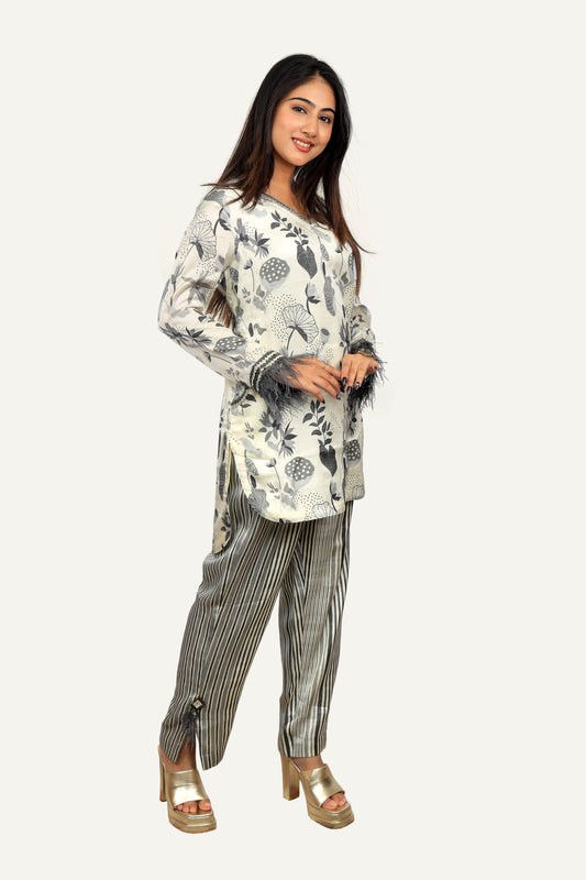 Tropical Prints On Gaji Silk Kurti And Cigarette Pant